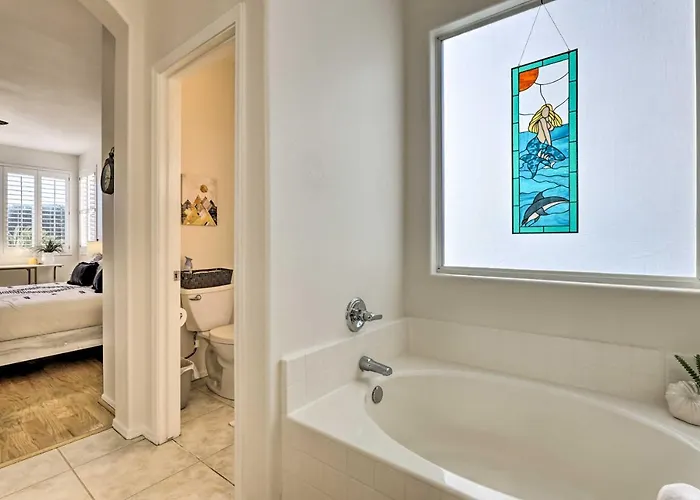 Pool Table + Bar! Family-friendly Phoenix Retreat *
