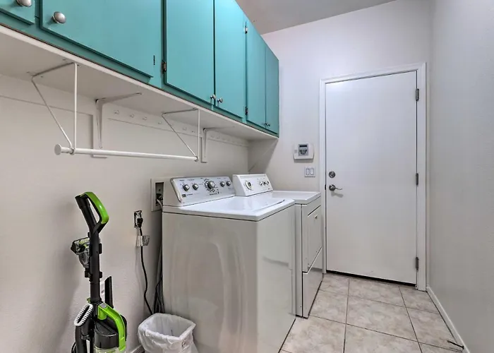 Pool Table + Bar! Family-friendly Phoenix Retreat *