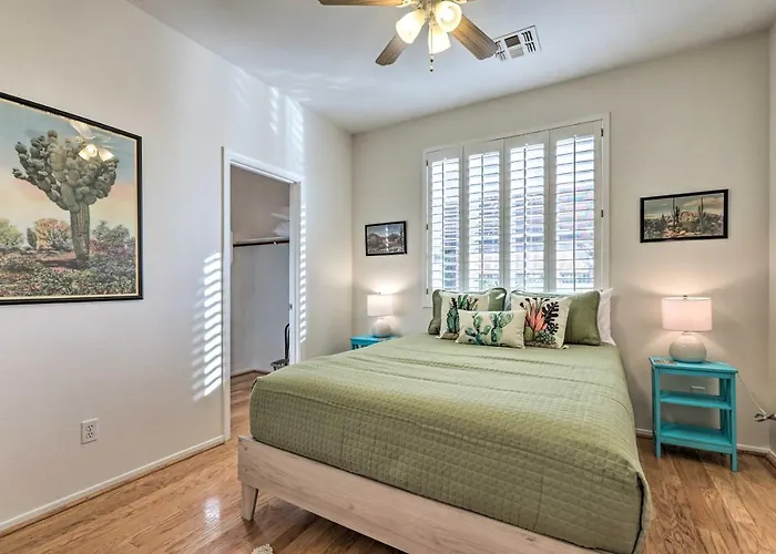 Pool Table + Bar! Family-friendly Phoenix Retreat Avondale
