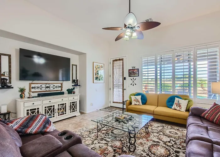Pool Table + Bar! Family-friendly Phoenix Retreat *