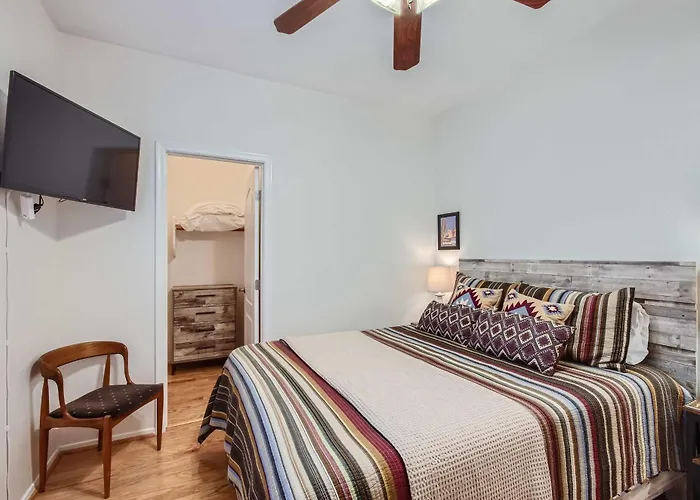 Holiday home Pool Table + Bar! Family-friendly Phoenix Retreat