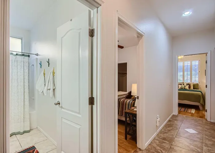 Holiday home Pool Table + Bar! Family-friendly Phoenix Retreat *