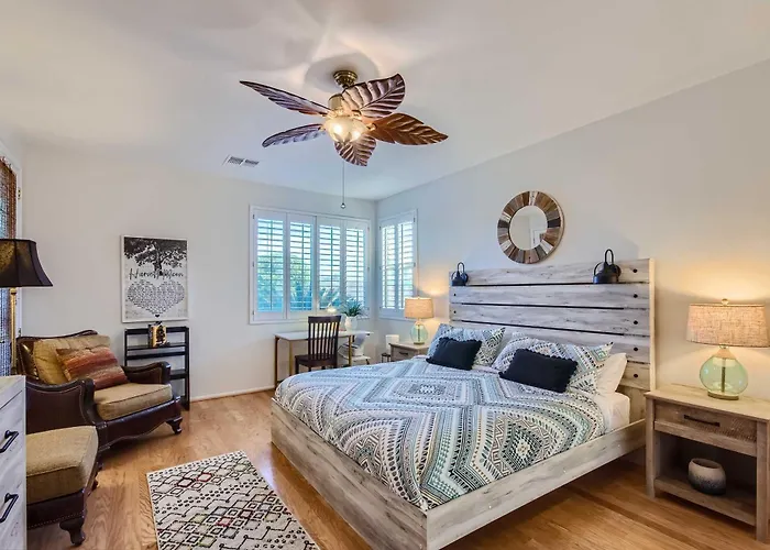 Pool Table + Bar! Family-friendly Phoenix Retreat * Avondale