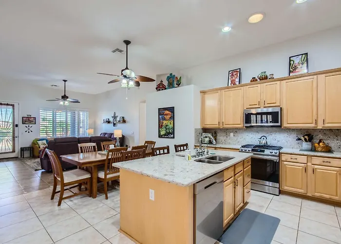 Holiday home Pool Table + Bar! Family-friendly Phoenix Retreat *