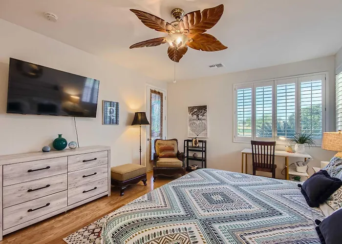 Pool Table + Bar! Family-friendly Phoenix Retreat * Avondale