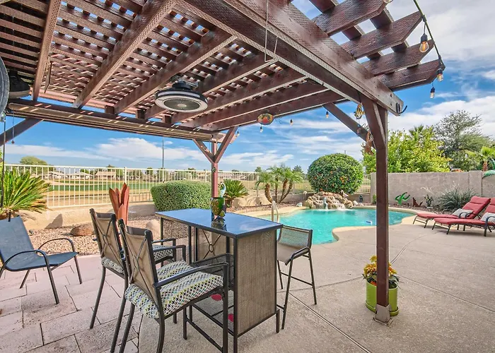 Pool Table + Bar! Family-friendly Phoenix Retreat * Avondale