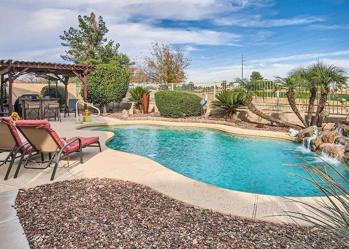 Pool Table + Bar! Family-friendly Phoenix Retreat *